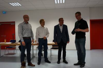 Marcus Milligan bedankt sich bei den ehemaligen Vorstandmitgliedern, die aus dem CDU Vorstand ausscheiden.
V.l.n.r: Konrad Ries, Thomas Heinz, Walter Blank, Markus Milligan.